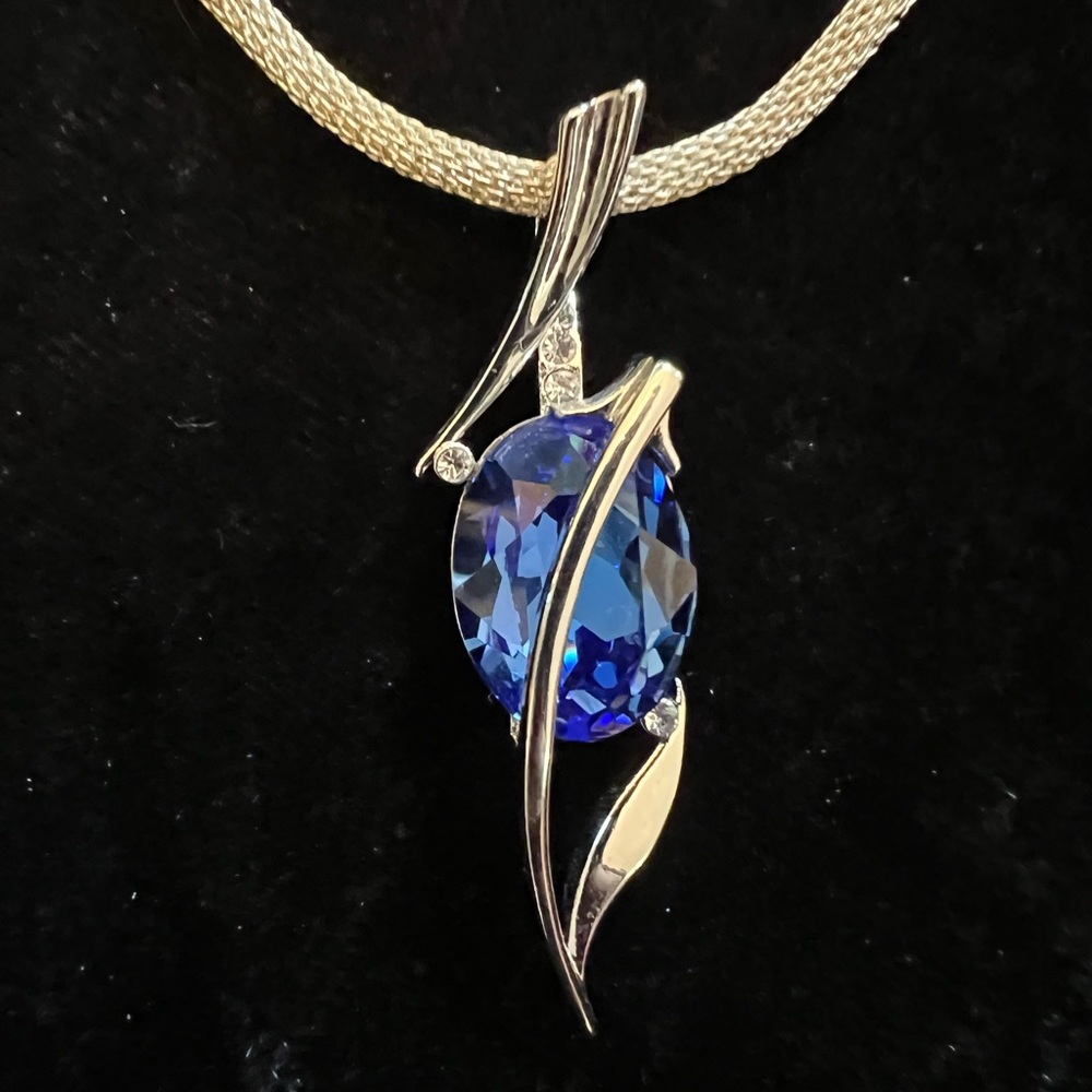 Blue and Silver Artistic Gemstone Necklace